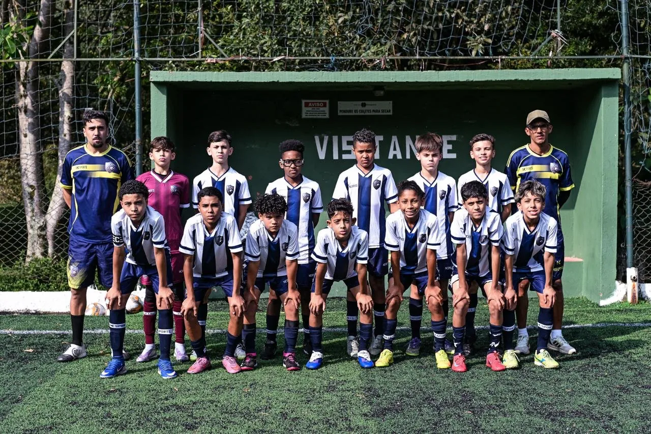 Atletas da JK20 Academy, escola de futebol no Jaraguá, São Paulo
