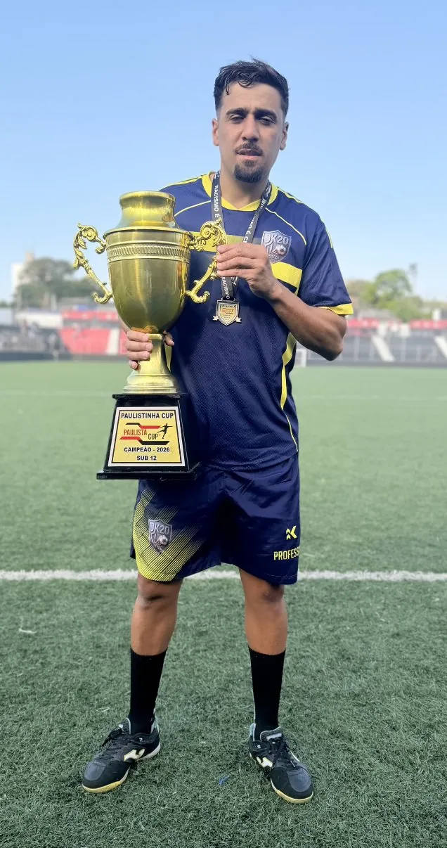 Atletas da JK20 Academy, escola de futebol no Jaraguá, São Paulo